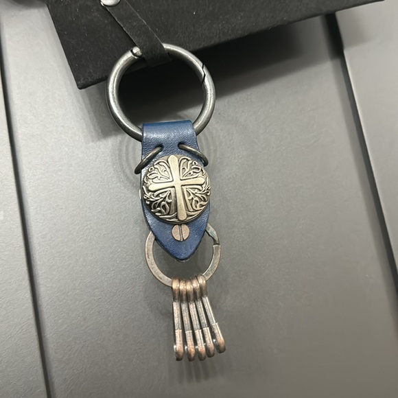 Leather Keychain - Picture 2 of 10